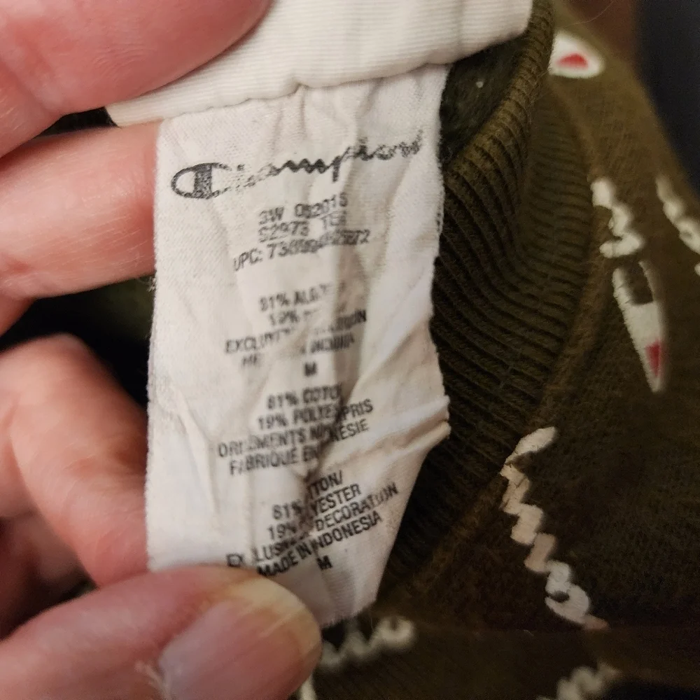 Preowned Champion,‎ size medium, men's pullover crew sweatshirt - Picture 5 of 8